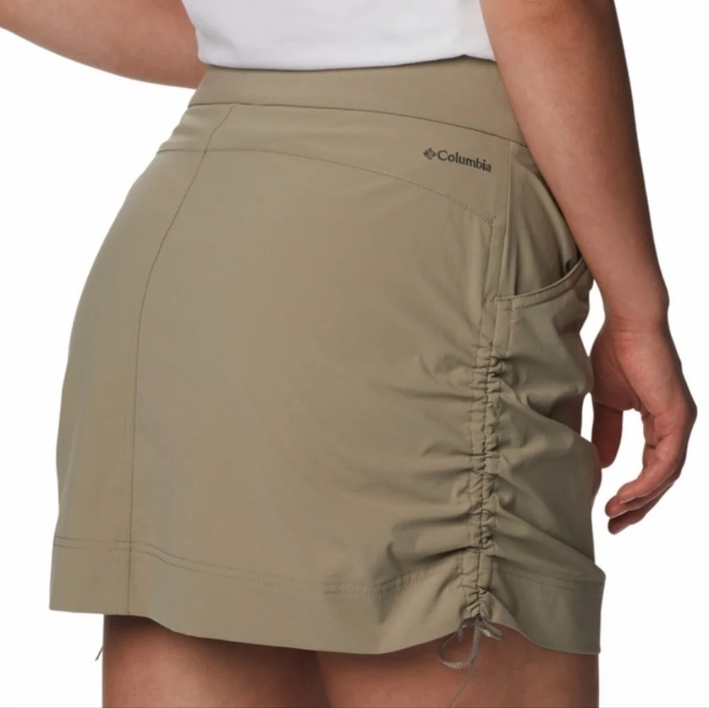 Columbia | Women's Tan/Green Anytime Casual Skorts (Size Large)